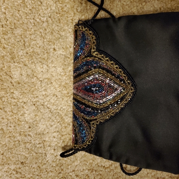 Vintage beaded black small purse with shoulder strap snap closure - Picture 3 of 9